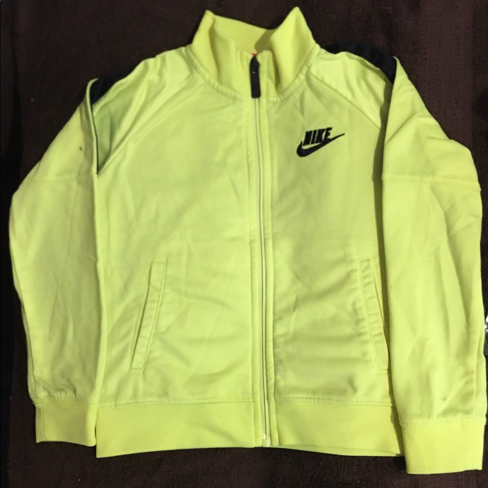 Toddler Boy’s NIKE Outfit.